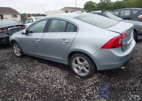 2013 Volvo S60 T5 from USA, damaged, VIN YV1612FH1D2200583
